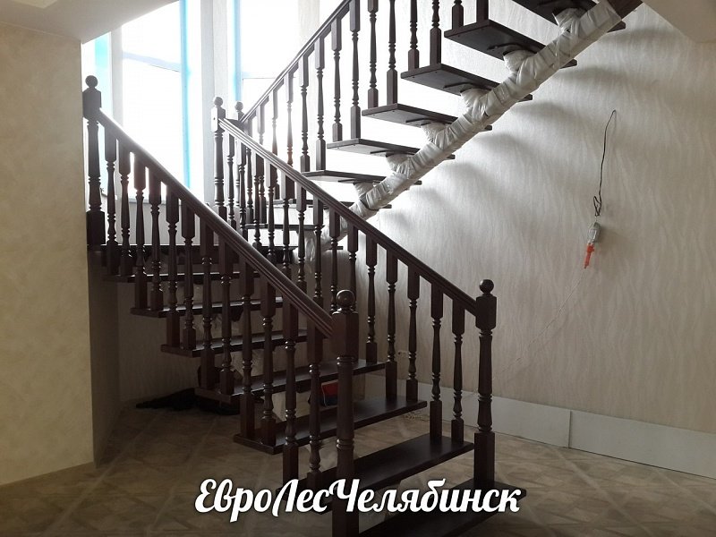 derevyannya_lestnica6.jpg derevyannya_lestnica6.jpg